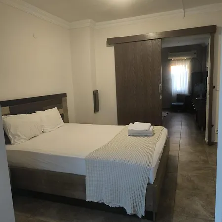 Safari N-17 Big 3* סייד