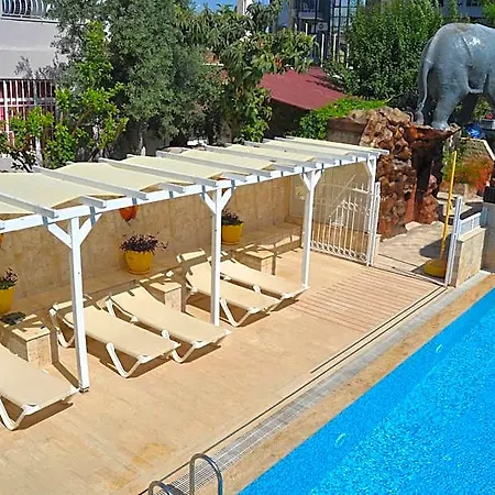 Safari , Apartmanhotel 3*