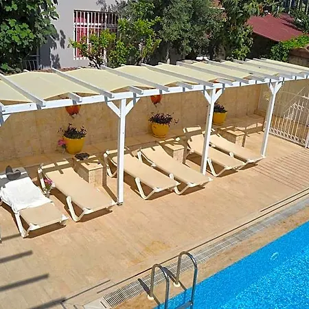 Apartmanhotel Safari , 3*